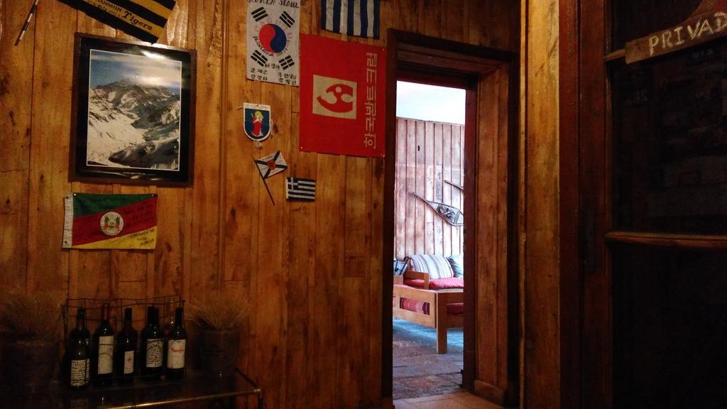 Portezuelo Del Viento - Hostel De Montana 라스쿠에바스 외부 사진